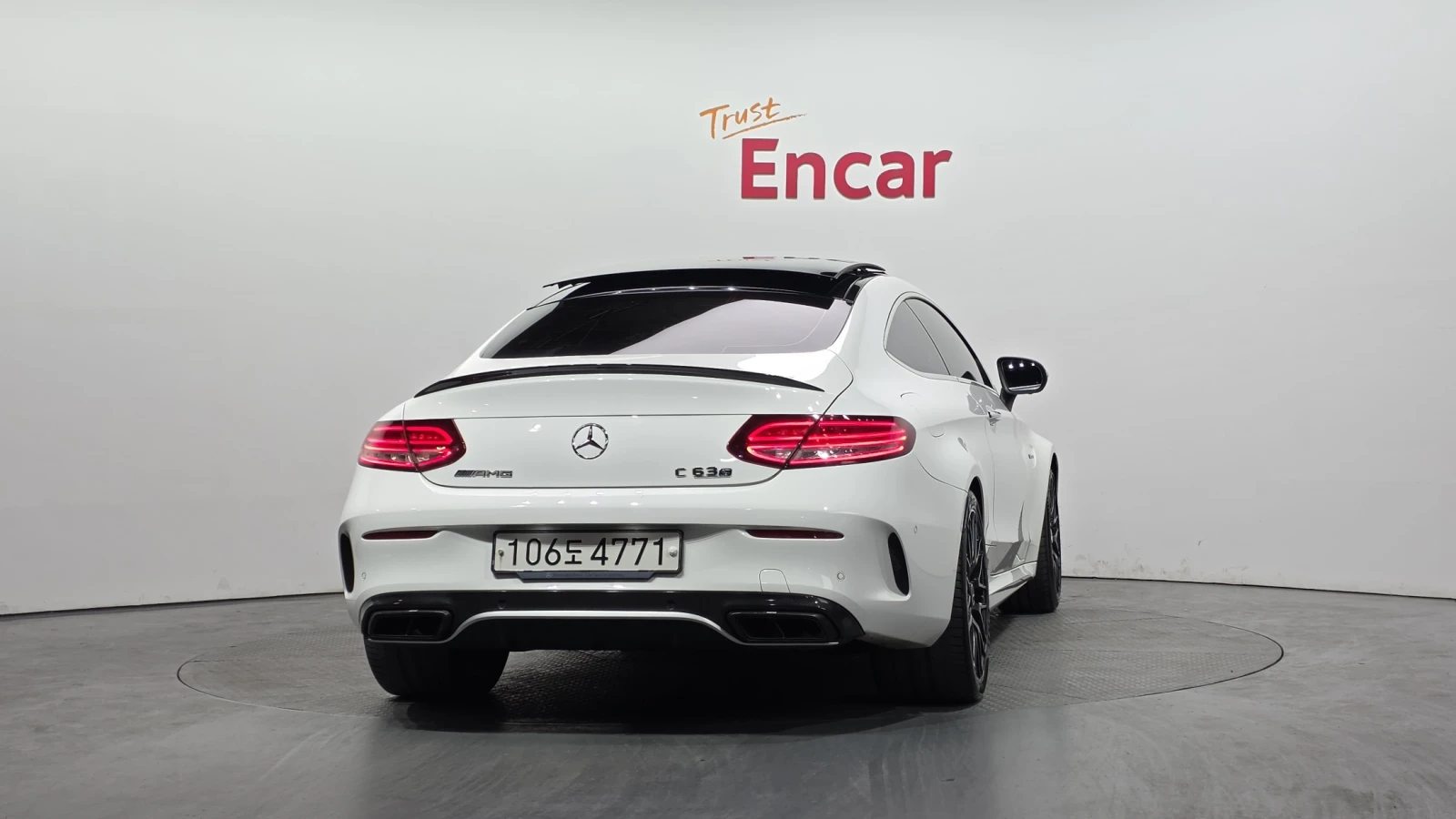 Mercedes-Benz C 63 AMG BURMESTER* HUD* BLIND SPOT* 360* ЛЮК* КРАЙНА ЦЕНА, снимка 4 - Автомобили и джипове - 55963560