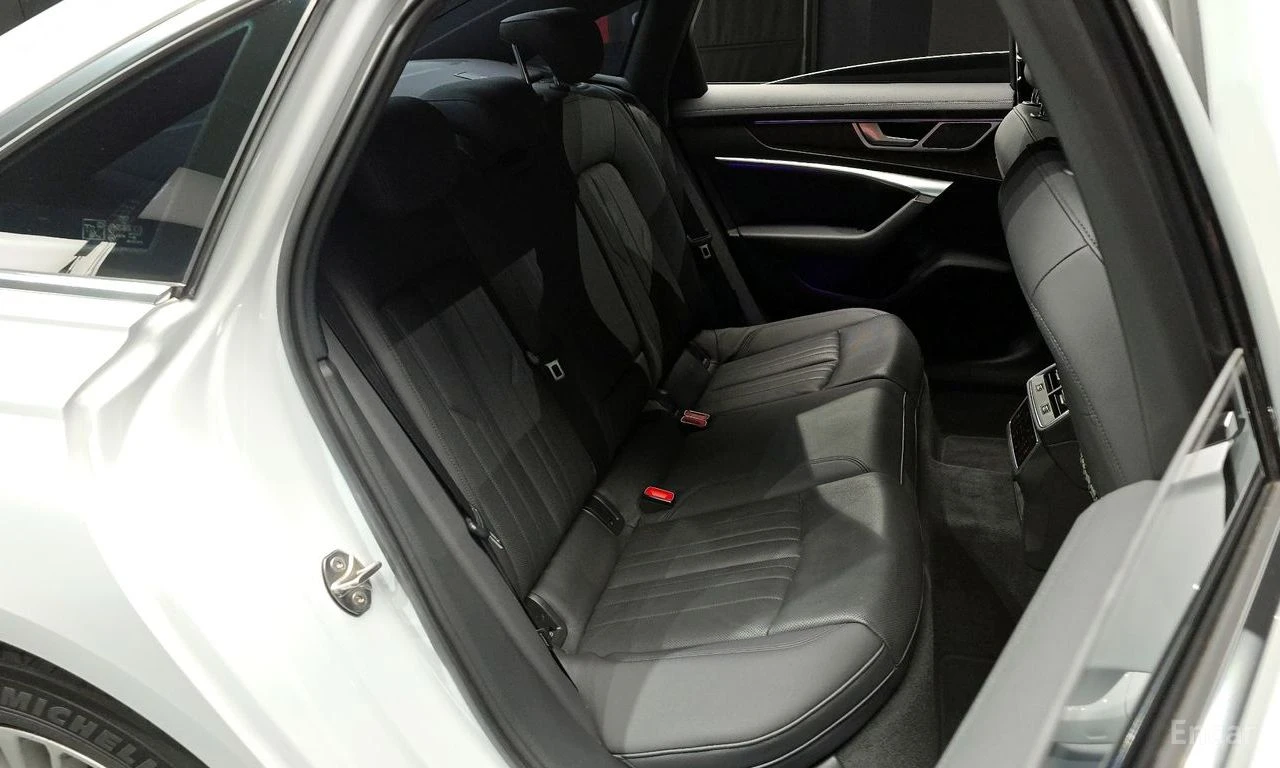 Audi A6 45TFSI* DISTRONIC* ХЕДЪП* ОБДУХ* 360* КРАЙНА ЦЕНА, снимка 16 - Автомобили и джипове - 55983806