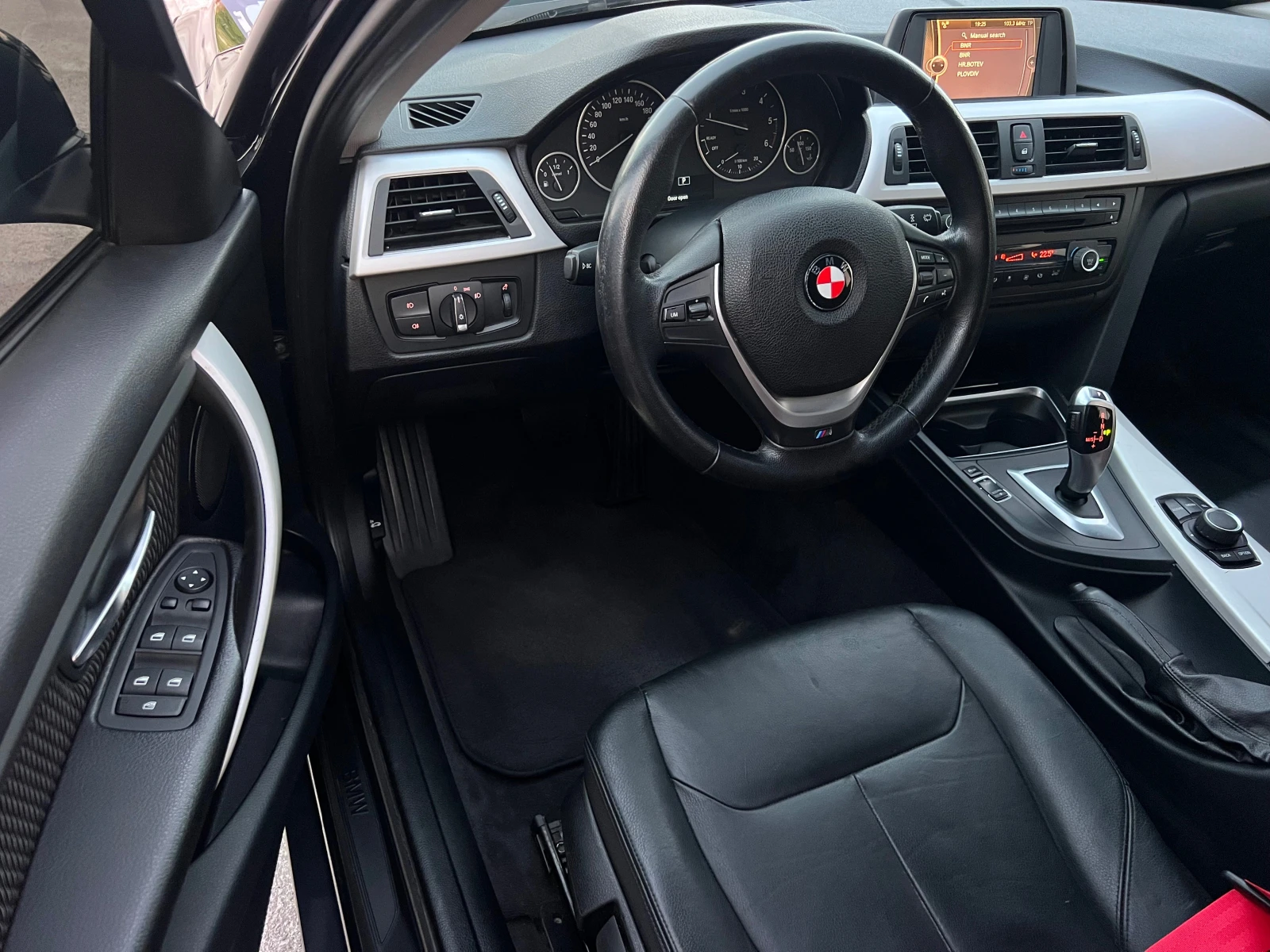 BMW 320 d M-PERFORMANCE/LED/XENON/NAVI/KOJA/UNIKAT, снимка 10 - Автомобили и джипове - 56247680