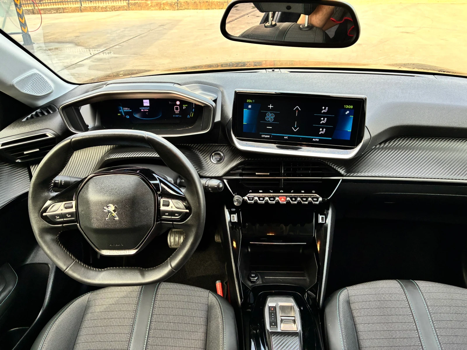Peugeot 208 E-208, снимка 12 - Автомобили и джипове - 56451199