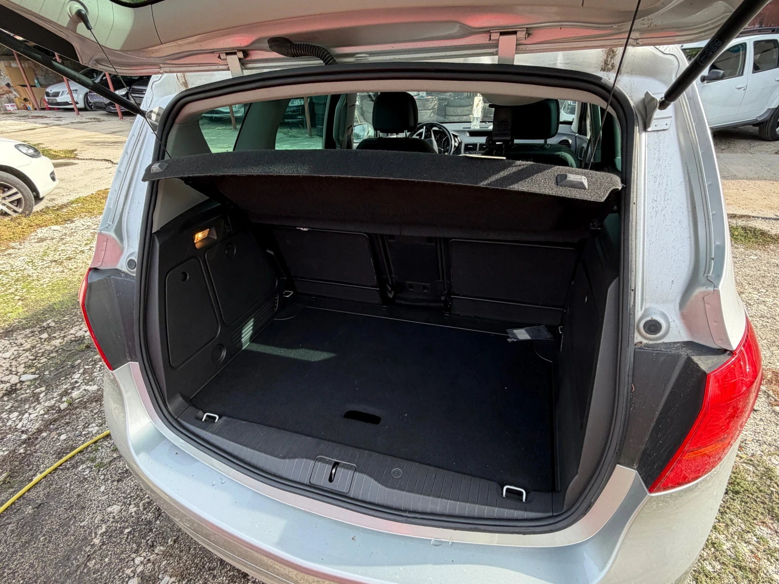 Opel Meriva 1.4, снимка 9 - Автомобили и джипове - 56589324