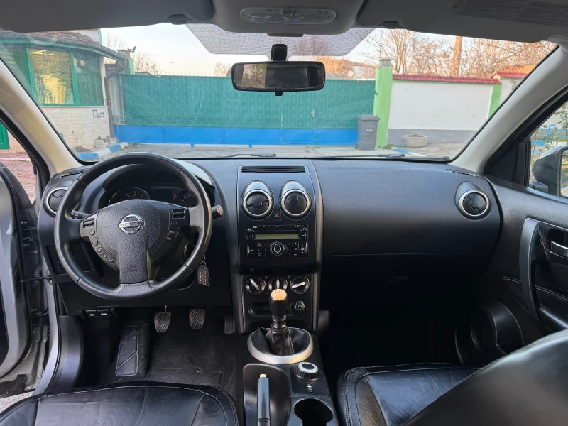 Nissan Qashqai 2.0i 4x4 Кожа Швейцария, снимка 7 - Автомобили и джипове - 48726412