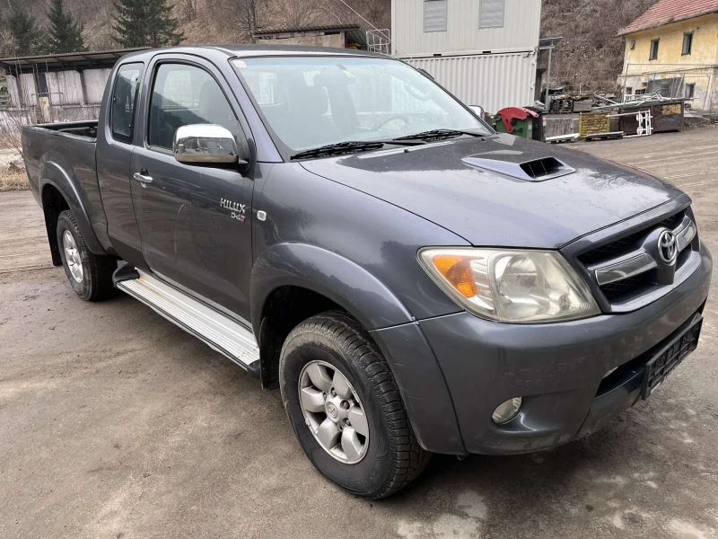 Toyota Hilux, снимка 2 - Автомобили и джипове - 49516863