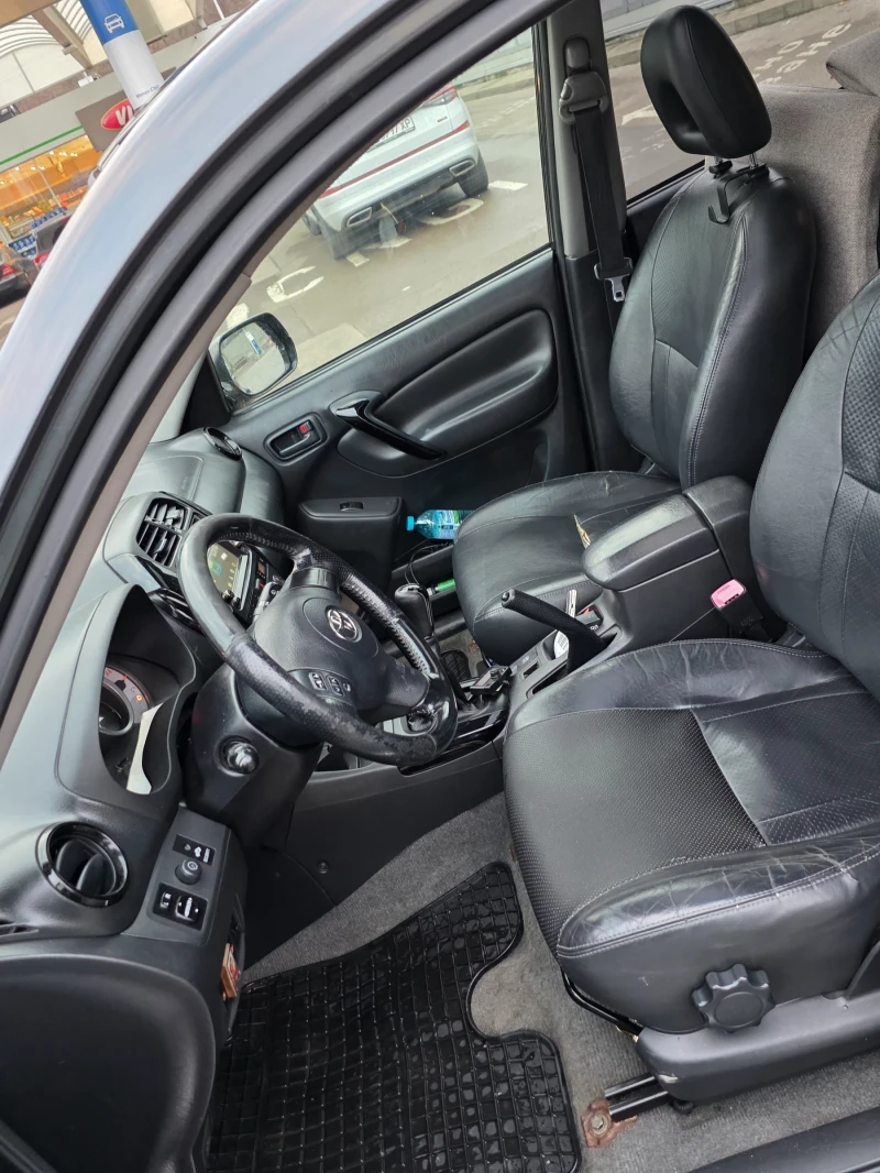 Toyota Rav4, снимка 4 - Автомобили и джипове - 53359917