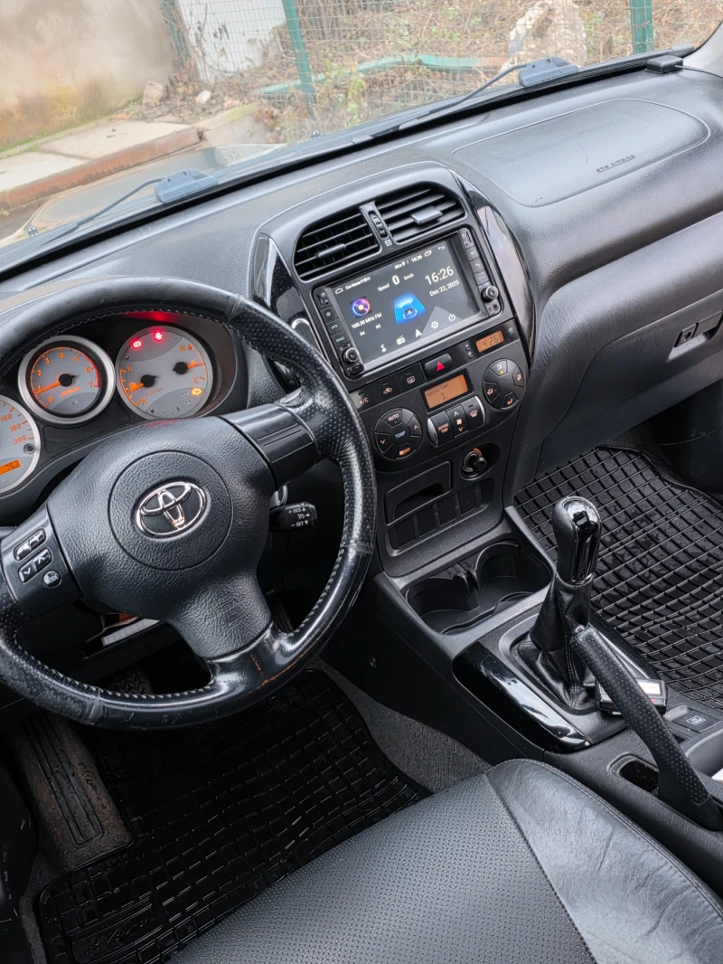 Toyota Rav4, снимка 14 - Автомобили и джипове - 53359917