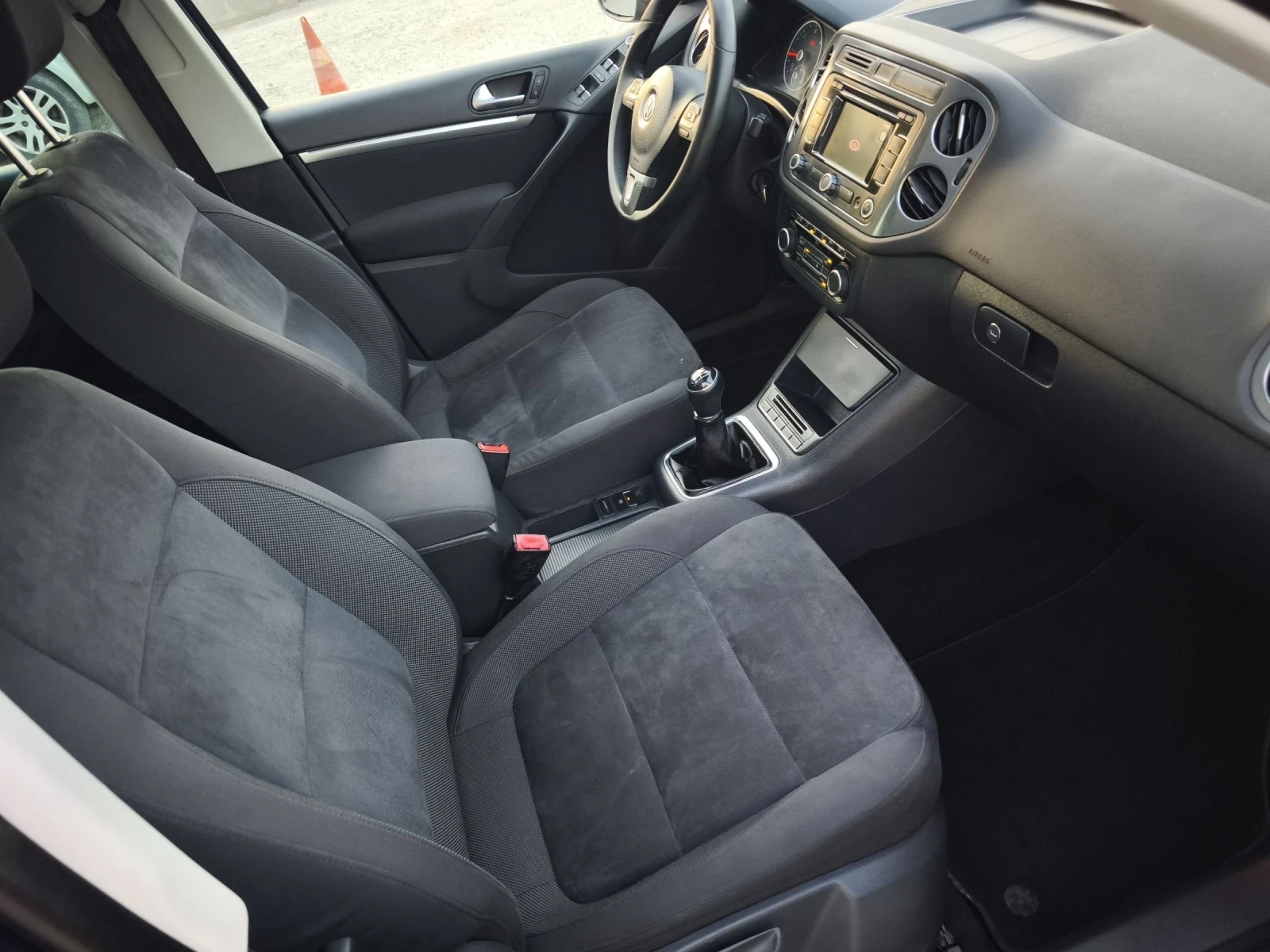 VW Tiguan 2.0TDI 4х4  СПОРТ ЛЕД ПАНО ФУЛ СЕРВИЗ !!!! - изображение 8