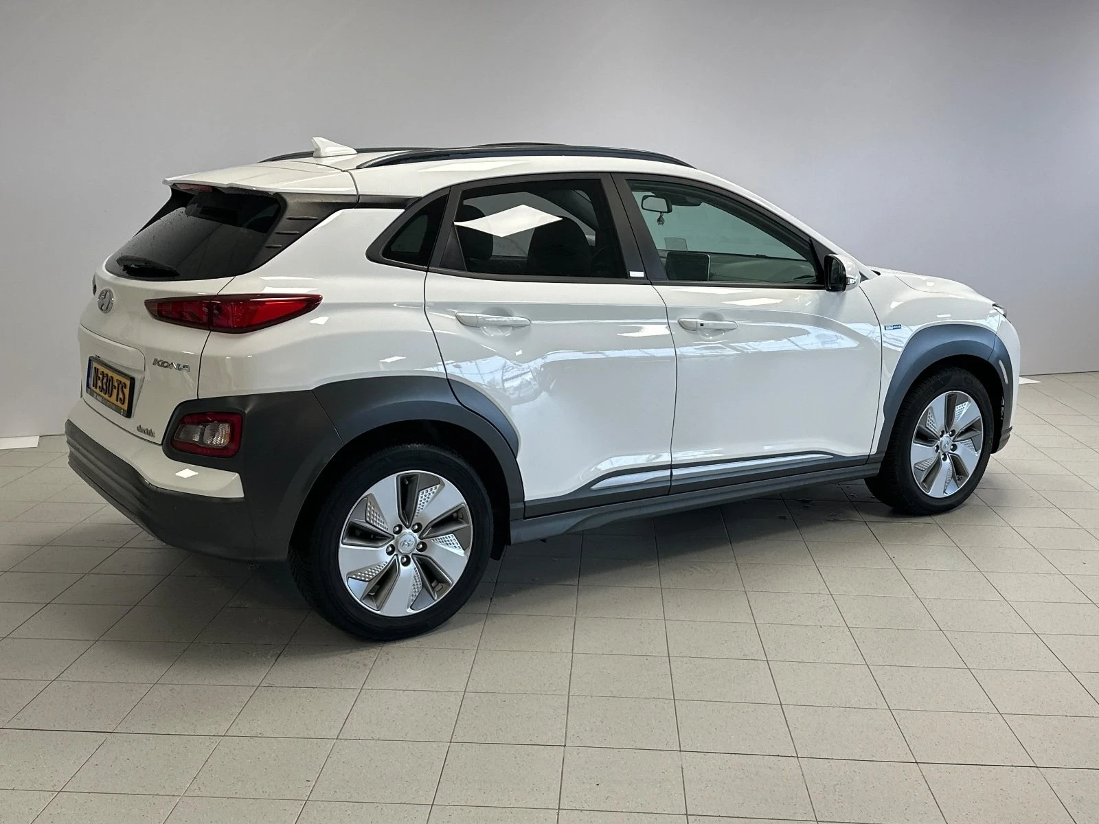 Hyundai Kona 64KW - изображение 3
