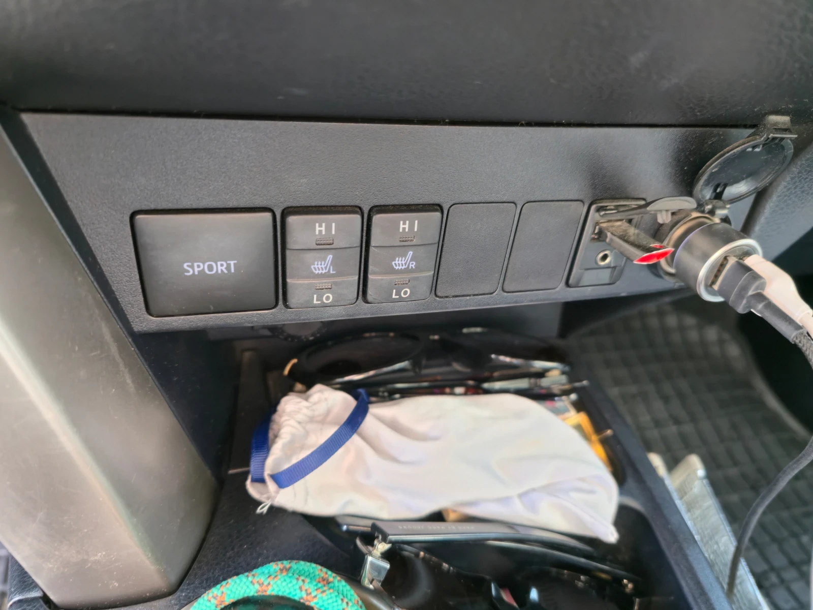 Toyota Rav4 2.2D 150�.�. 4X4 LUXURY 1�� ���������� | Mobile.bg � ����������� 11
