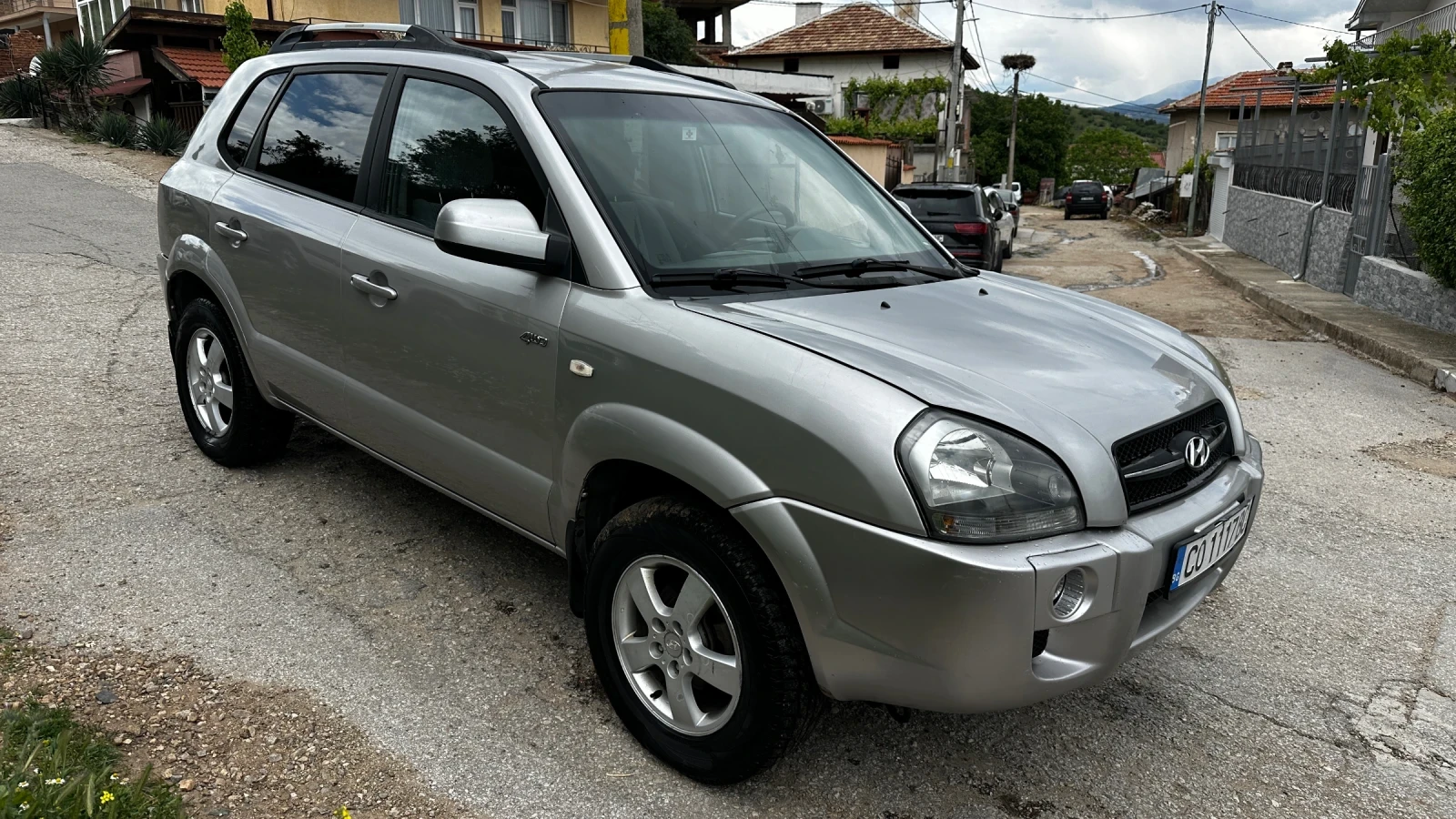 Hyundai Tucson 2.0i + Газ, снимка 3 - Автомобили и джипове - 54396724