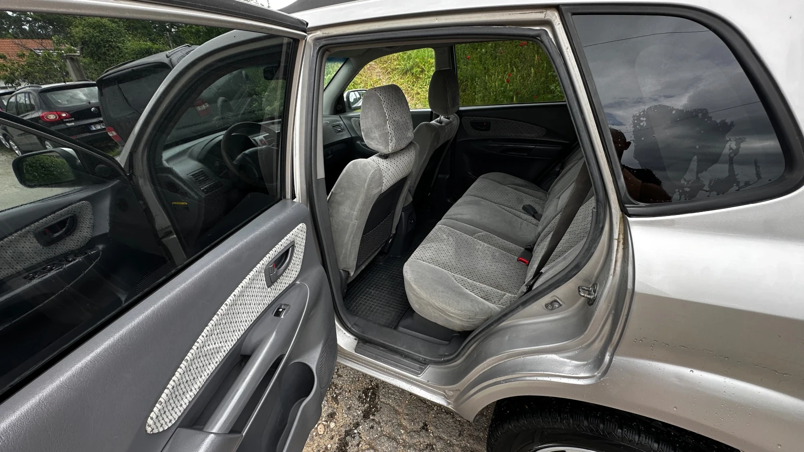 Hyundai Tucson 2.0i + Газ, снимка 10 - Автомобили и джипове - 54396724