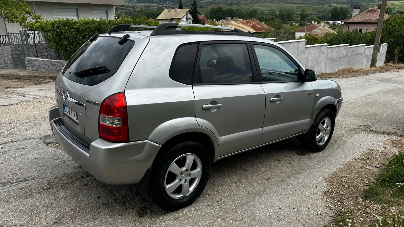 Hyundai Tucson 2.0i + Газ, снимка 4 - Автомобили и джипове - 54396724