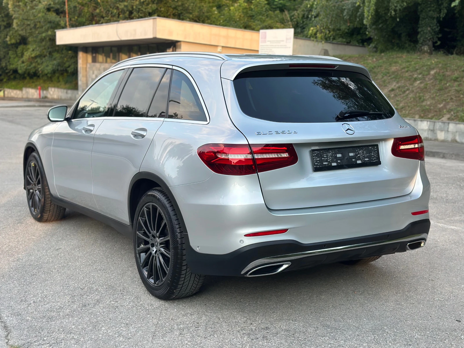 Mercedes-Benz GLC 350 d 4MATIC AMG, снимка 3 - Автомобили и джипове - 55723109