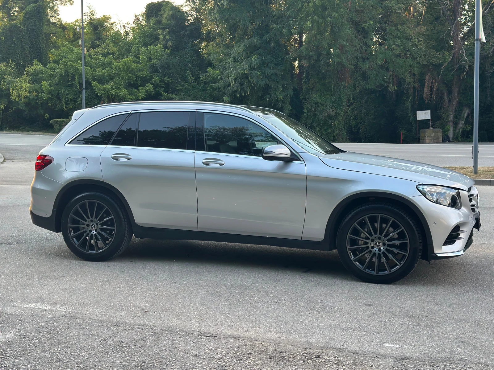 Mercedes-Benz GLC 350 d 4MATIC AMG, снимка 6 - Автомобили и джипове - 55723109