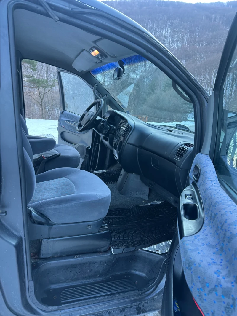 Hyundai Starex 2.4i 4x4, снимка 11 - Бусове и автобуси - 49560450