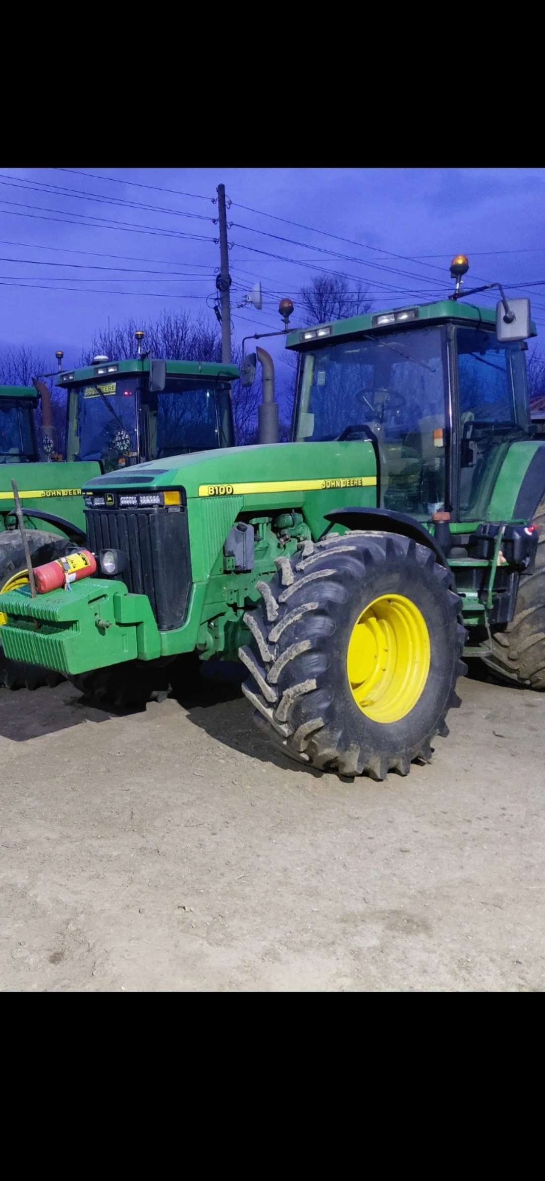 Трактор John Deere 8100