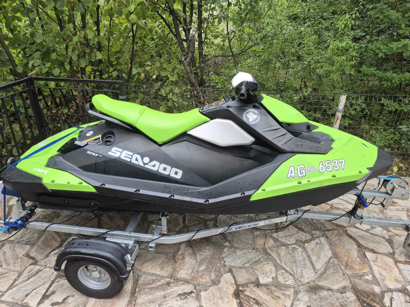 Джет Bombardier Sea Doo Sea-Doo Spark Trixx 2017 | 61 моточаса | Перфектно