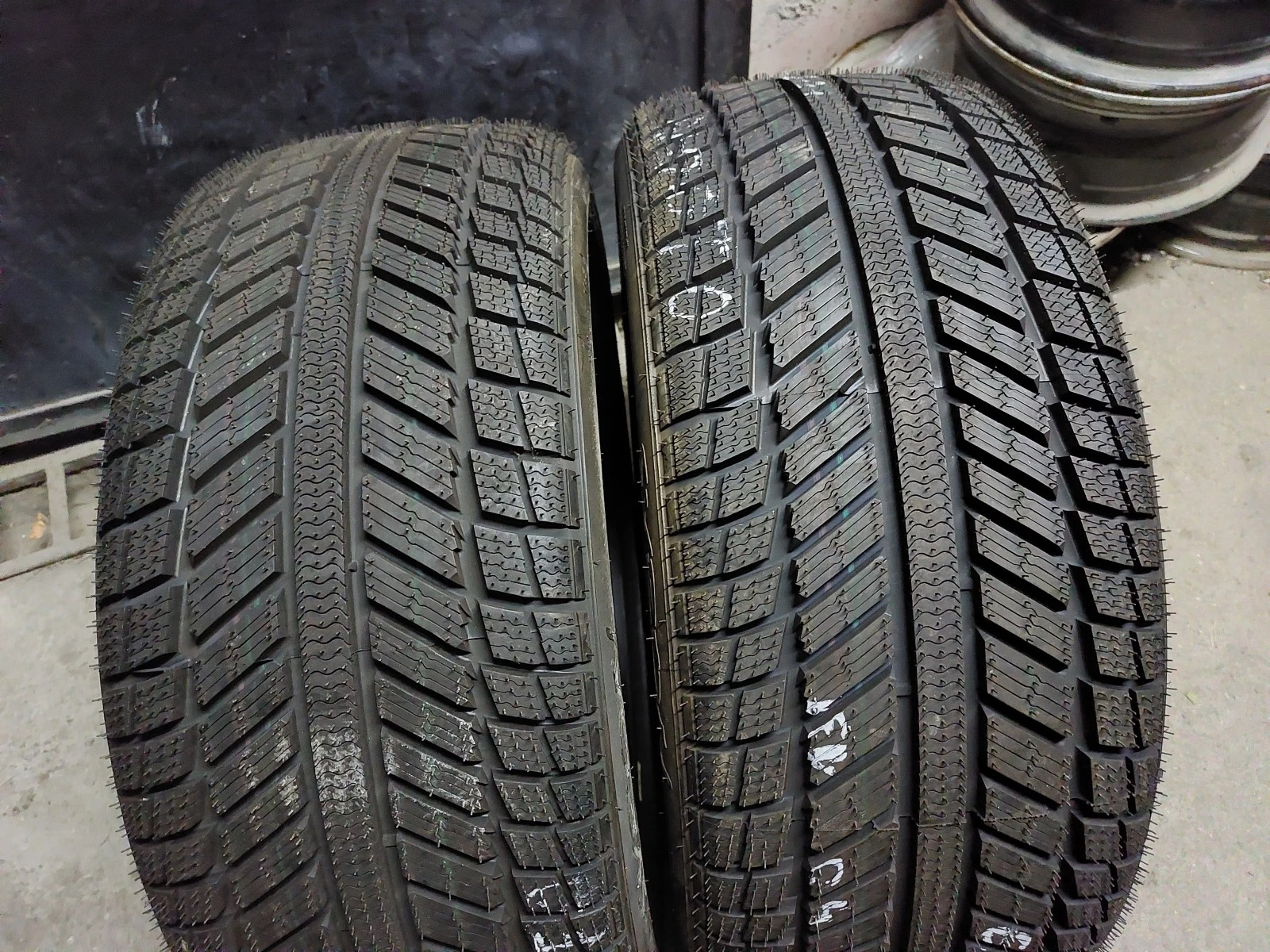 ���� 235/40R19 | Mobile.bg � ����������� 1