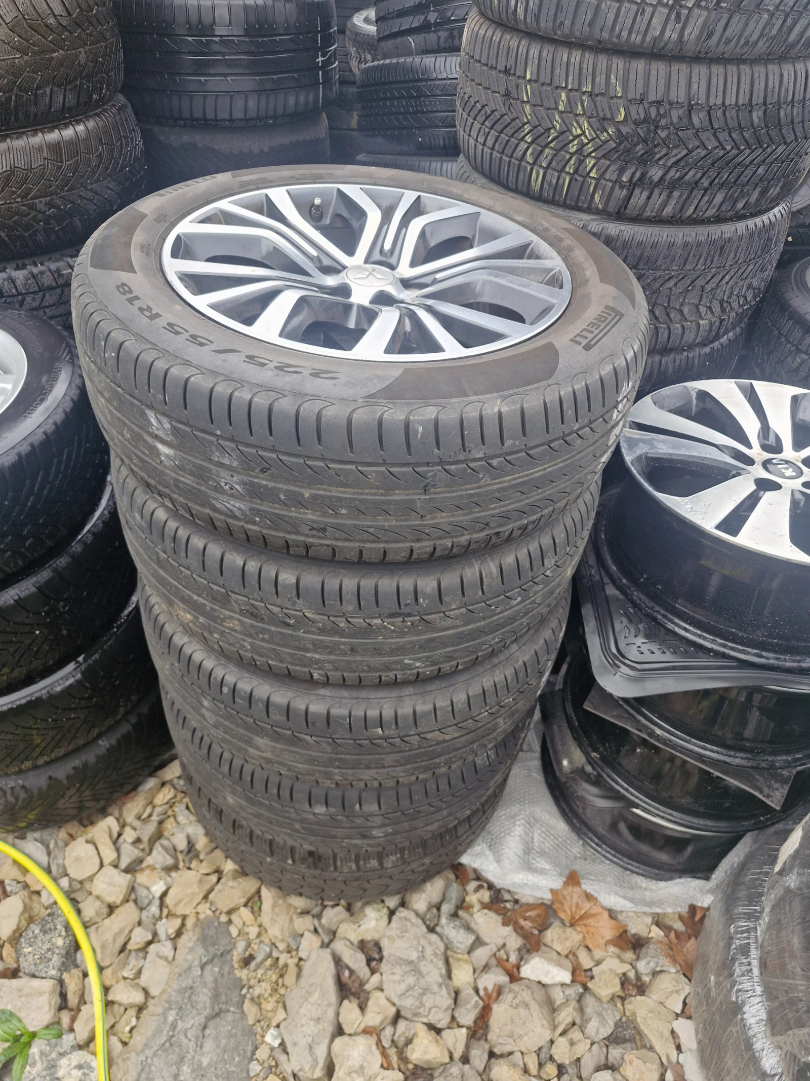 Гуми с джанти Pirelli 225/55R18, снимка 14 - Гуми и джанти - 53998300