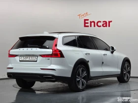Volvo V60 T5 Pro AWD, снимка 2