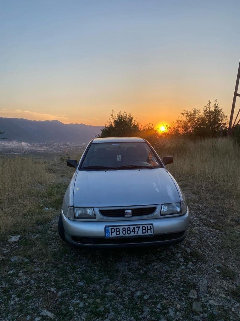 Seat Ibiza, снимка 1 - Автомобили и джипове - 46442758