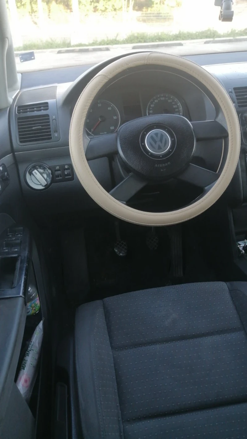 VW Touran 1.9, снимка 4 - Автомобили и джипове - 47209262