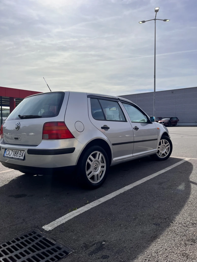 VW Golf, снимка 2 - Автомобили и джипове - 48316177