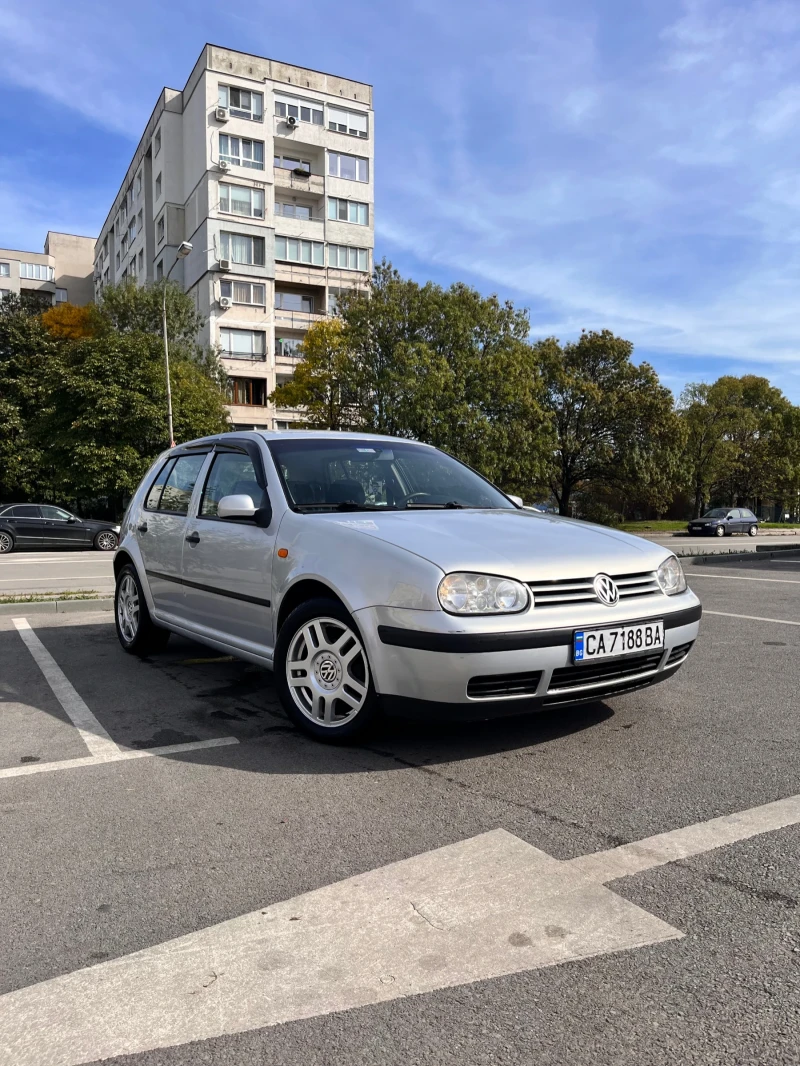 VW Golf, снимка 1 - Автомобили и джипове - 48316177