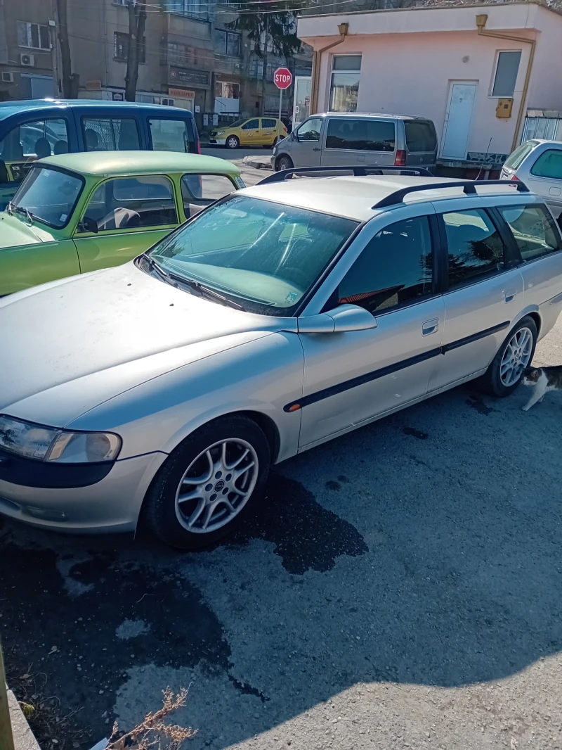 Opel Vectra Комби, снимка 1 - Автомобили и джипове - 49357599