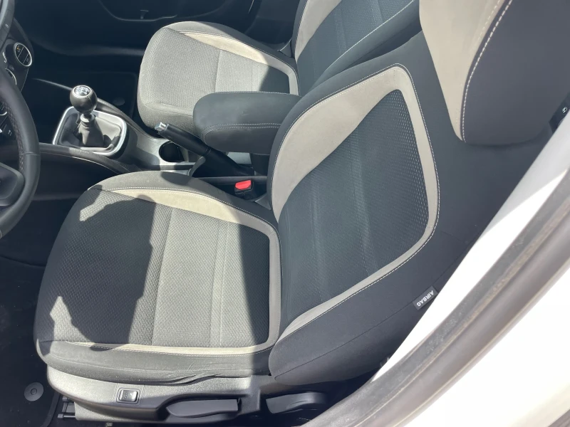 Fiat Tipo 1.6 Mjt Ses 5P Sport (88 KW), снимка 9 - Автомобили и джипове - 50279947