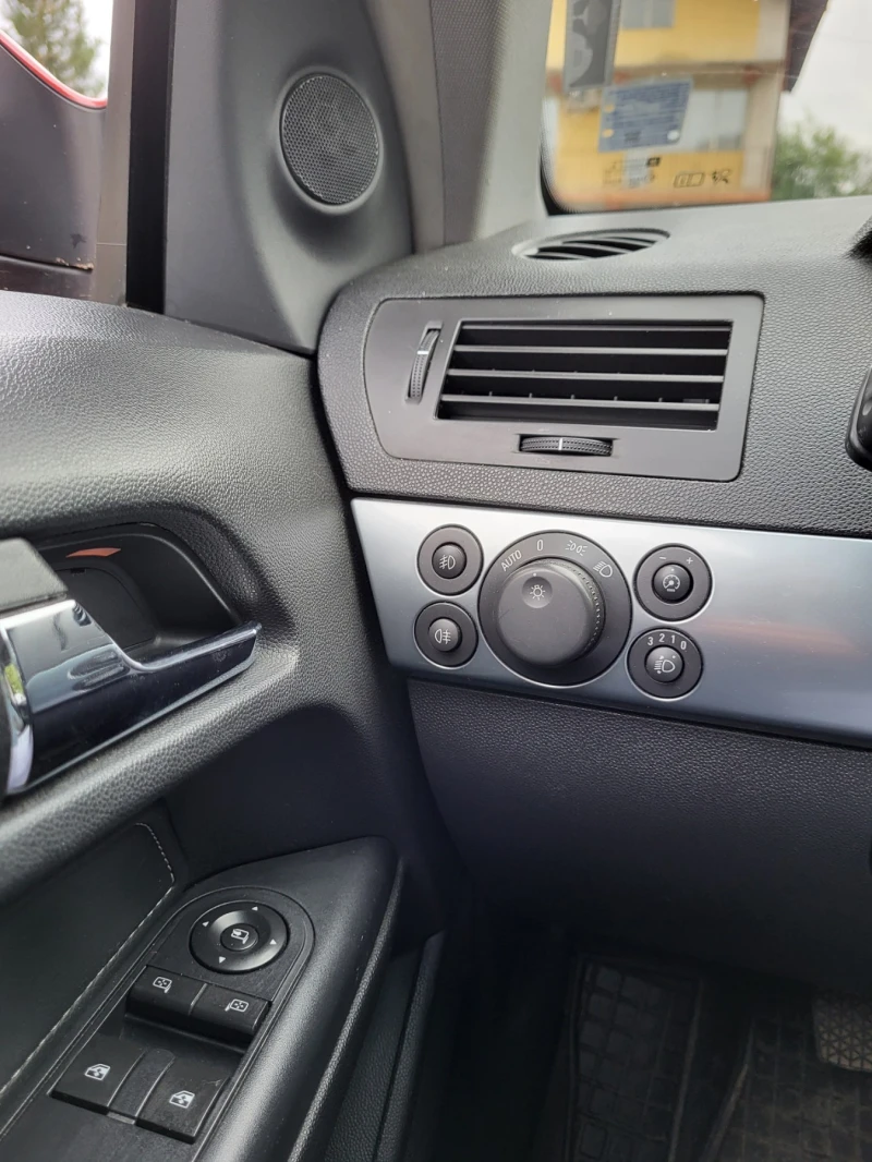 Opel Astra H 1, 7 CDTI 125 к.с, 6 скорости, снимка 11 - Автомобили и джипове - 52418057