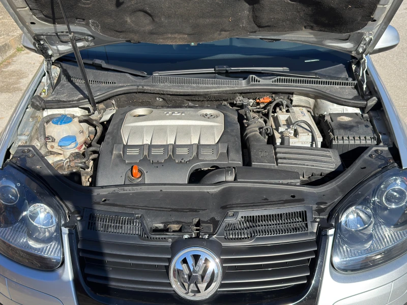 VW Golf 2.0TDI GT, снимка 11 - Автомобили и джипове - 52449943