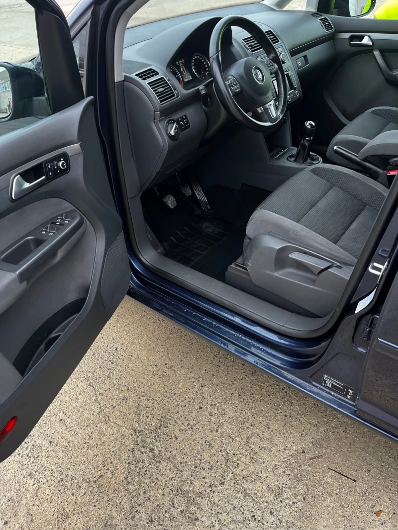 VW Touran TDI Blue Motion FULL Нов внос, снимка 9 - Автомобили и джипове - 52697116