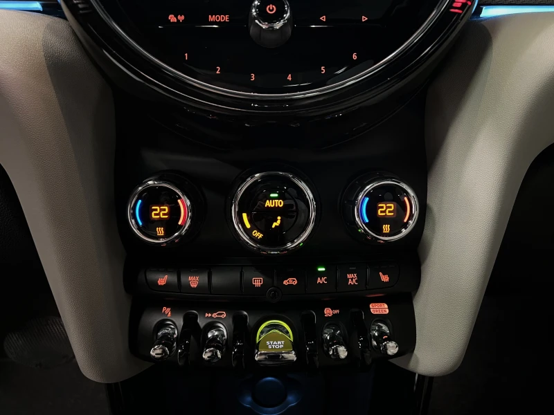 Mini Cooper SE EXCLUSIVE HEADUP PANO H/K , снимка 16 - Автомобили и джипове - 52816792