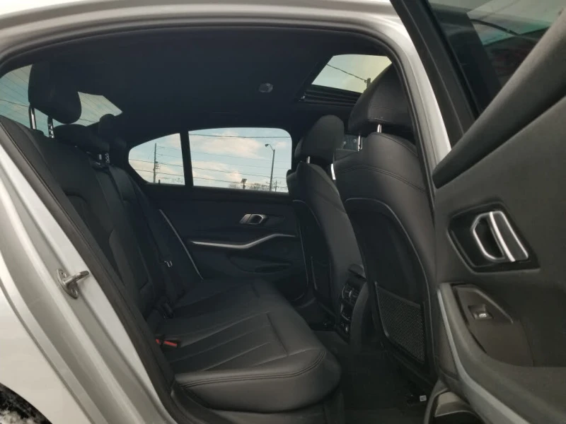 BMW 330 xDrive* DIGITAL* ПОДГРЕВ* МЪРТВА ТОЧКА* ШИБИДАХ* , снимка 13 - Автомобили и джипове - 53516336