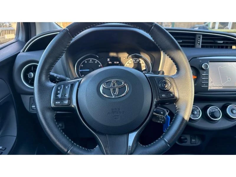 Toyota Yaris, снимка 13 - Автомобили и джипове - 48416187