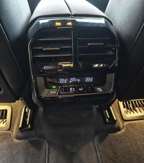 BMW iX xDrive40 M-Sport | Mobile.bg � ����������� 7