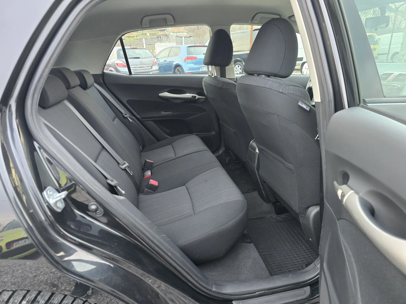 Toyota Auris 1.4 D4D 90 К.С. 6 СКОРОСТИ КЛИМАТРОНИК  | Mobile.bg — изображение 11