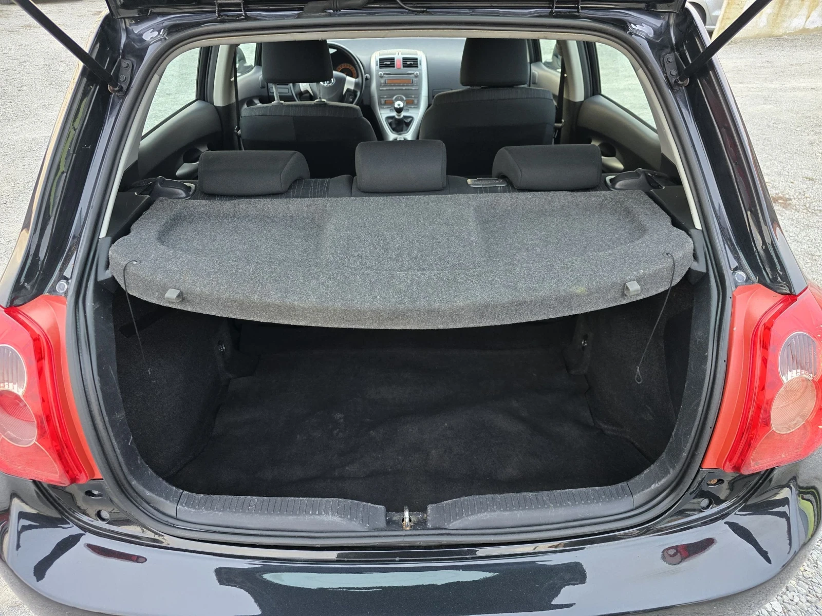 Toyota Auris 1.4 D4D 90 К.С. 6 СКОРОСТИ КЛИМАТРОНИК  | Mobile.bg — изображение 16