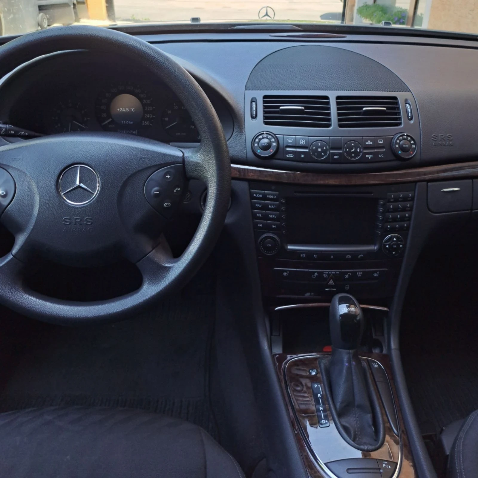 Mercedes-Benz E 200 1.8 Компресор 163 кс. ГАРАЖЕН | Mobile.bg — изображение 15