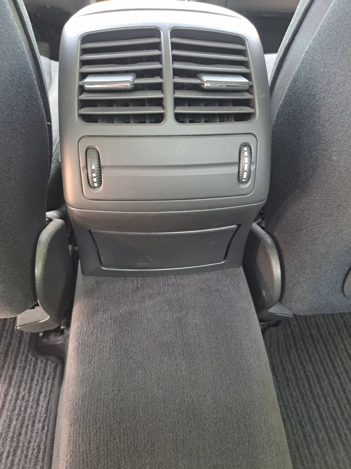 Mercedes-Benz E 200 1.8 Компресор 163 кс. ГАРАЖЕН | Mobile.bg — изображение 10