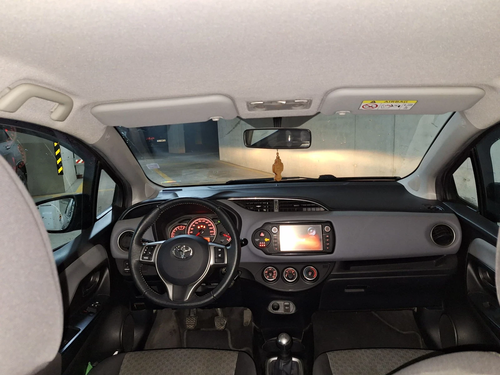Toyota Yaris 1.0i - изображение 2