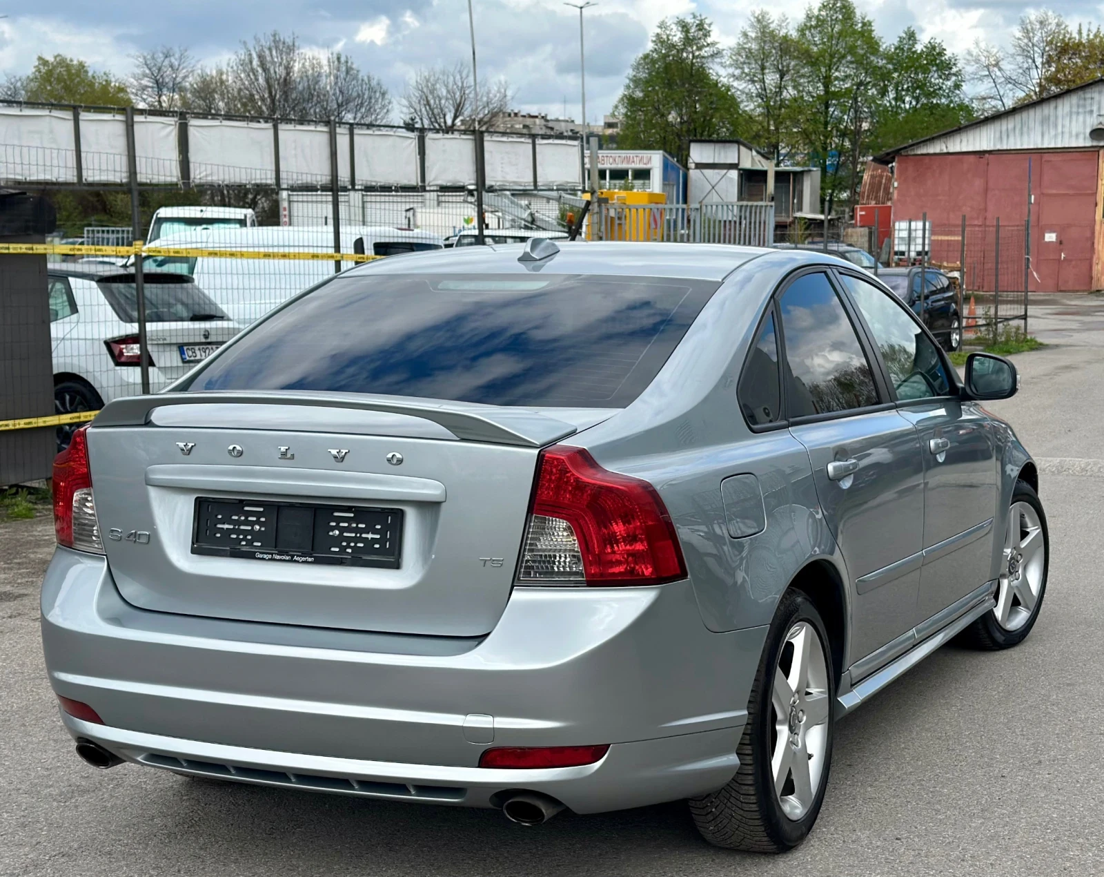 Volvo S40 2.5 Turbo R-Design Facelift  Автомат 230к.с - изображение 3