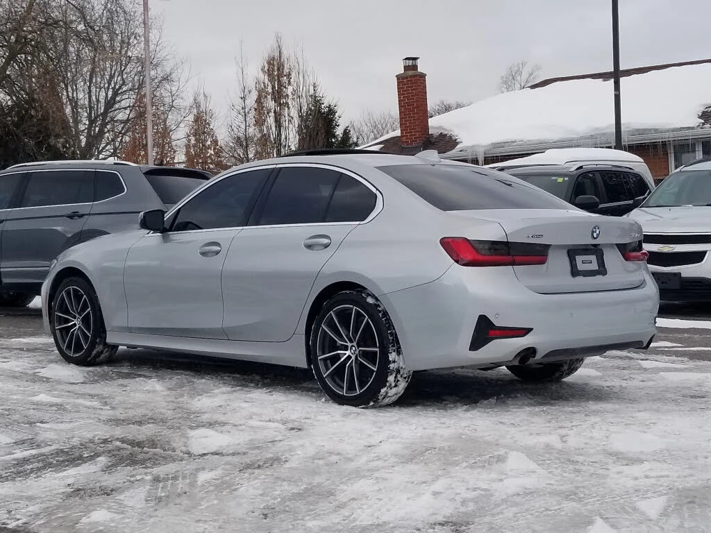 BMW 330 xDrive* DIGITAL* ПОДГРЕВ* МЪРТВА ТОЧКА* ШИБИДАХ*  - изображение 4