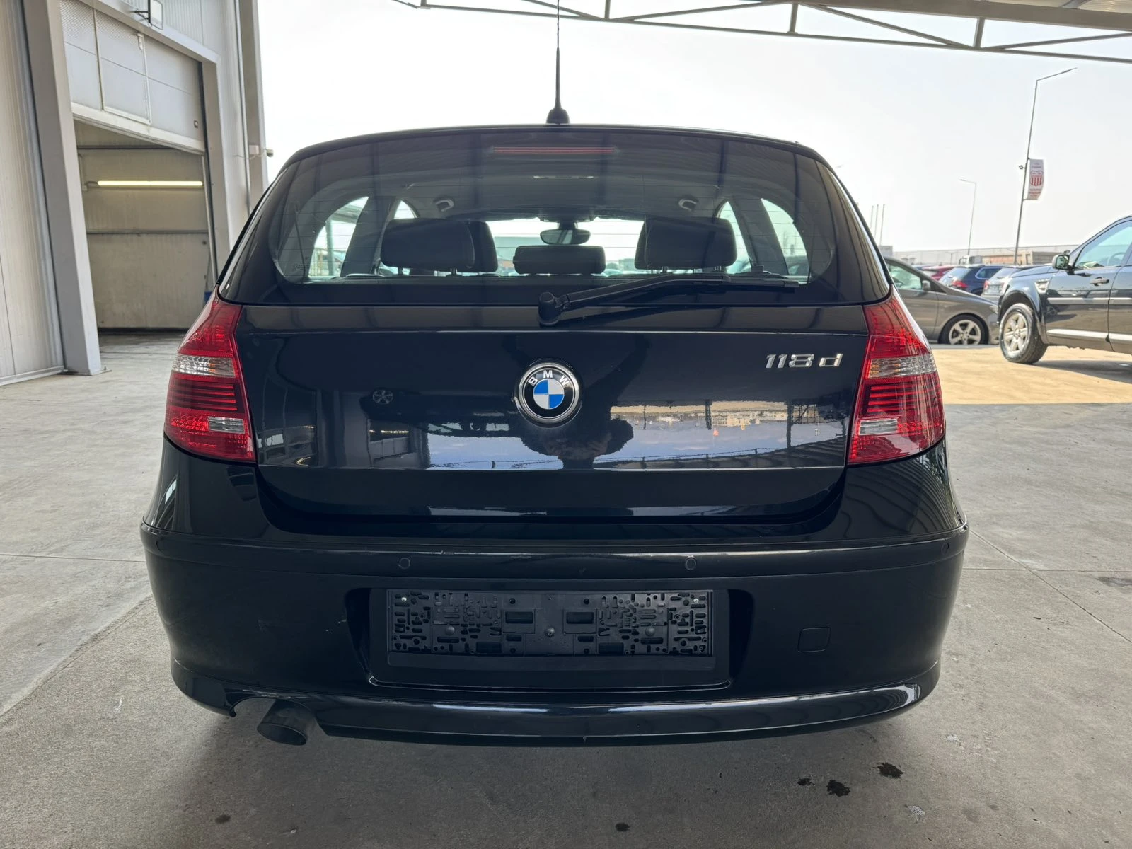 BMW 118 2.0d* 143ps* 6ск* XENON* КЛИМАТРОНИК, снимка 4 - Автомобили и джипове - 53685381