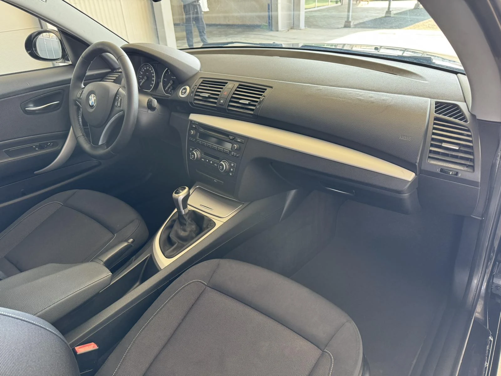 BMW 118 2.0d* 143ps* 6ск* XENON* КЛИМАТРОНИК, снимка 10 - Автомобили и джипове - 53685381