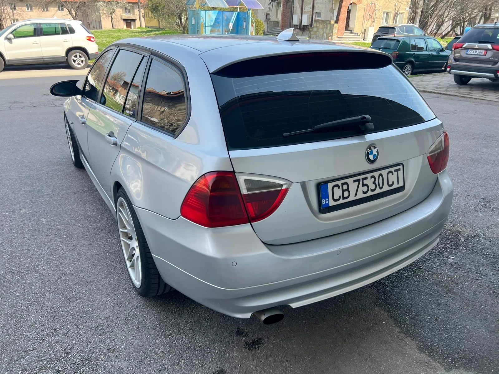 BMW 320, снимка 4 - Автомобили и джипове - 54026363