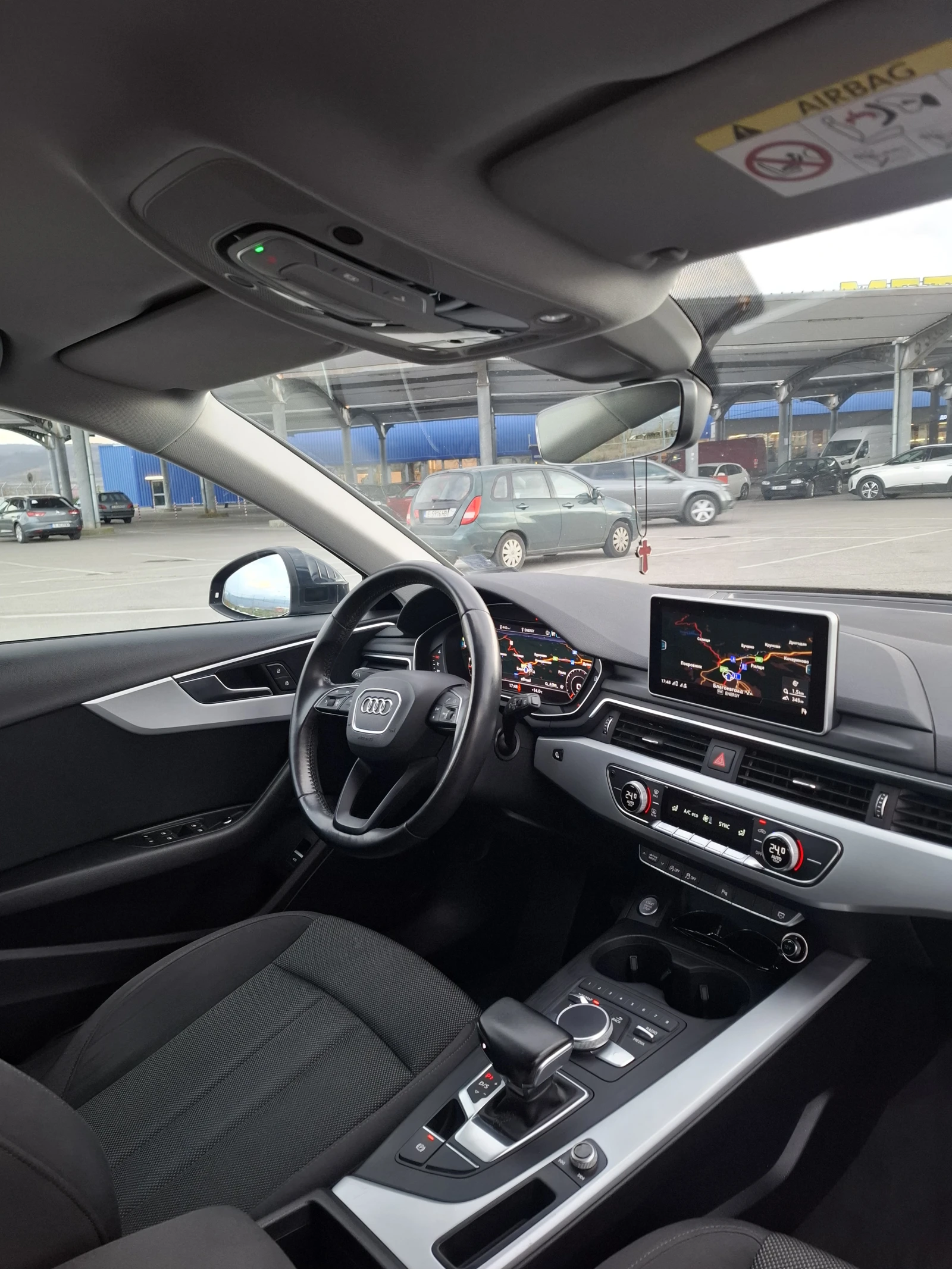 Audi A4 Avant 2.0 DISTRONIC, снимка 13 - Автомобили и джипове - 54031531