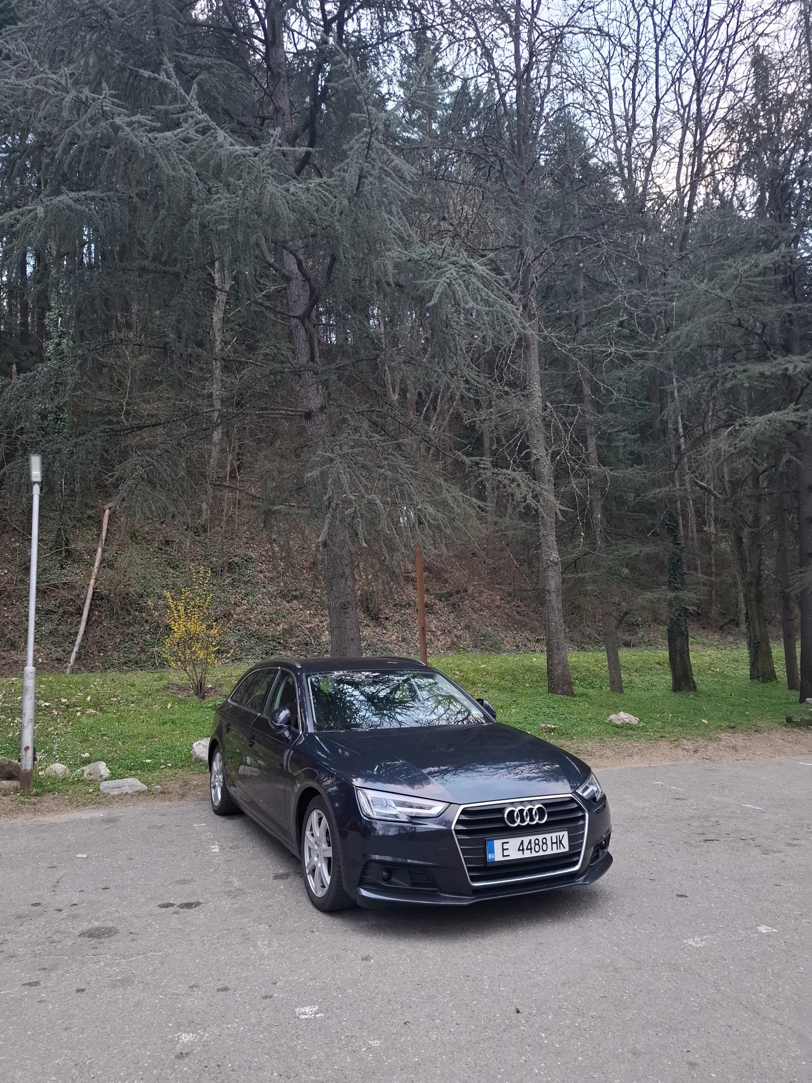 Audi A4 Avant 2.0 DISTRONIC, снимка 15 - Автомобили и джипове - 54031531