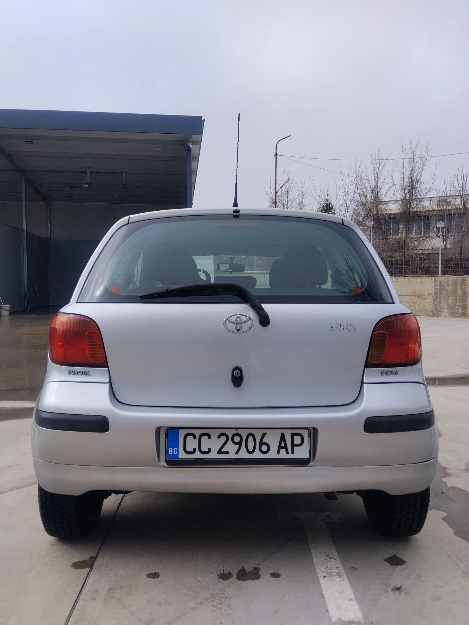 Toyota Yaris 1.3, снимка 6 - Автомобили и джипове - 54174771