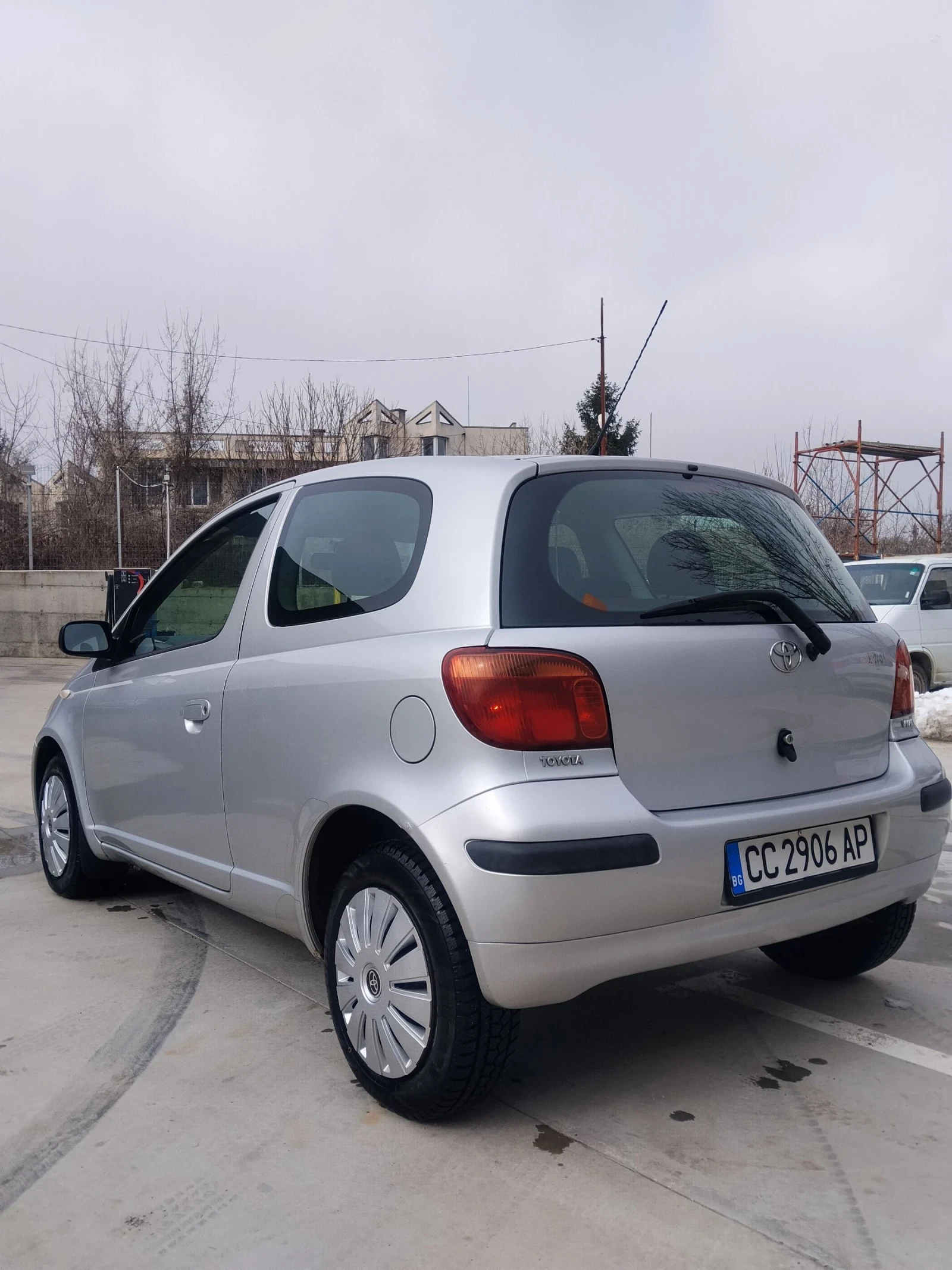 Toyota Yaris 1.3, снимка 7 - Автомобили и джипове - 54174771
